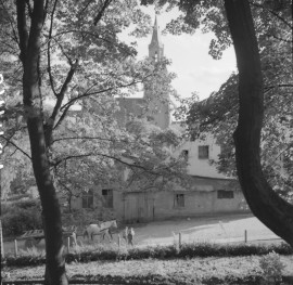 fragment zabudowy miasta z kościołem pw. św. Klary - elewacje, skan 1