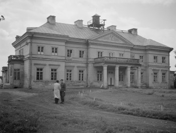 pałac Lubomirskich - elewacja frontowa (połnocna), skan 1