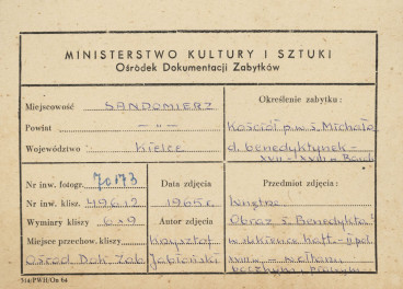 Zespół klasztorny ss. Benedyktynek - kościół, wnętrze, widok na obraz z prawego ołtarza bocznego - metryczka, skan 1