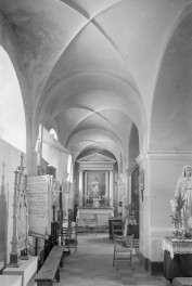 kościół pw. Narodzenia Najświętszej Maryi Panny i św. Michała Archanioła - wnętrze - nawa boczna - ołtarz boczny, skan 1