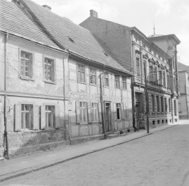 domy ul. Warszawska 1, 2 - elewacja frontowa, zachodnia, skan 1