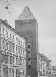 mury miejskie - Baszta Chojnowska - elewacja, skan 1