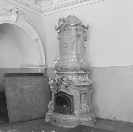 pałac von Magnisów - wnętrze - piec, skan 1