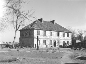 Pałac Ostrogskich - pawilon. Widok ogólny., skan 1
