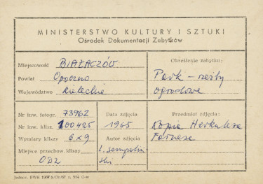 Zespół pałacowo - parkowy,  fragment parku - rzeźba Herkulesa - metryczka, skan 1