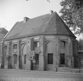 kaplica św. Jerzego - elewacja, prezbiterium, skan 1