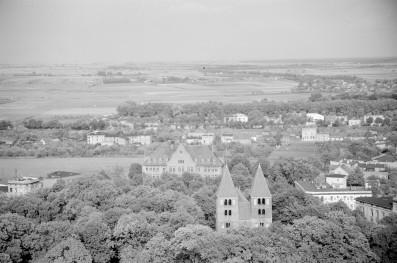 Panorama miasta z kościołem N.M.P, skan 1