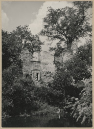 Dwór obronny - fragment ruin

, skan 1