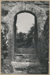 Zespół ruin kościoła i szpitala św. Ducha - portal bocznego wejścia do kościoła, skan 1
