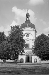 kościół parafialny pw. św. Marii Magdaleny - elewacja zachodnia, skan 1
