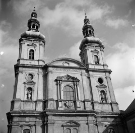 kościół Wniebowzięcia Najświętszej Marii Panny - elewacja frontowa, skan 1