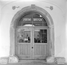 kamienica - portal, skan 1