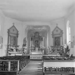 kościół św. Anny - wnętrze, prezbiterium, ołtarz, skan 1