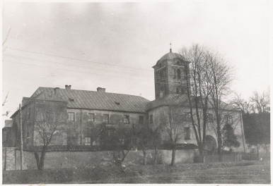 Zespół klasztorny - widok ogólny od strony płn. - zach. , skan 1