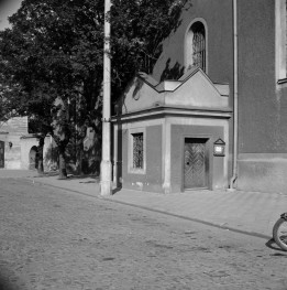 bazylika kolegiacka Wniebowzięcia - kruchta przy prezbiterium, skan 1