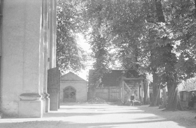 kościół św. Ducha - kapliczka i dzwonnica, skan 1