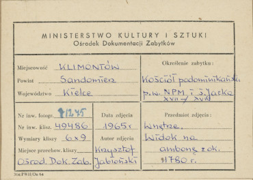 Zespół klasztorny - kościół, wnętrze, widok na ambonę - metryczka, skan 1