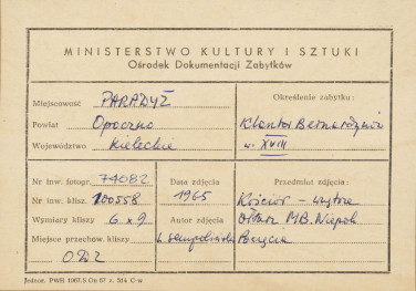 Zespół klasztorny - kościół, wnętrze, widok na ołtarz boczny  Matki Boskiej Niepokalanego Poczęcia - metryczka
 , skan 1