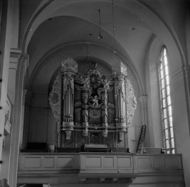 kościół ewangelicki pw. Chrystusa Zbawiciela - wnętrze: organy, skan 1
