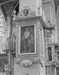 kościół katedralny pw. Narodzenia Najświętszej Marii Panny - wnętrze: obraz w obramieniu filara, skan 1