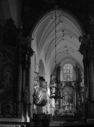 Kościół pw. Wniebowzięcia Najświętszej Marii Panny - ołtarz, skan 1