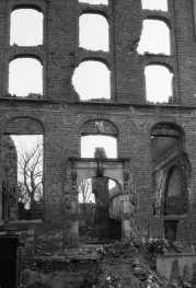kamienice - portal ruiny, skan 1