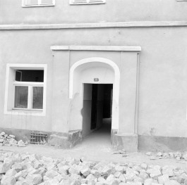 kamienice - elewacje frontowe, portal, skan 1
