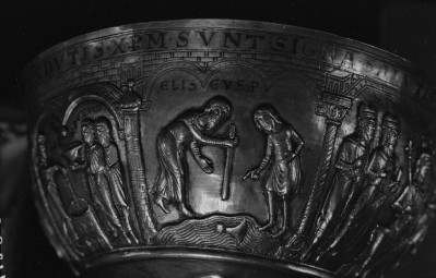 Katedra pw. Wniebowzięcia Najświętszej Marii Panny i św. Wojciecha - wnętrze: kielich z Trzemeszna, romański - czasza, skan 1
