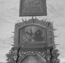 Bazyliki Wniebowzięcia NMP - wnętrze: ołtarz w transepcie, zwieńczenie z obrazem, skan 1