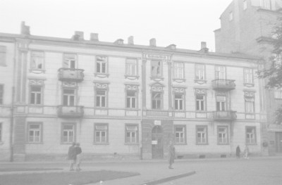 kamienica - elewacja frontowa, skan 1