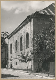 Synagoga - widok zewnętrzny na elewację płd., skan 1