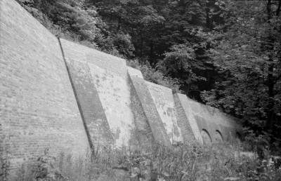 pałac Czartoryskich - mur oporowy fragment, skan 1