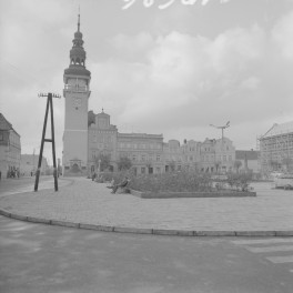 rynek - ratusz i zabudowa rynku, skan 1