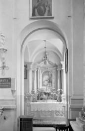 kościół pw. św. Józefa Oblubieńca - wnętrze - nawa boczna zachodnia - ołtarz boczny, skan 1