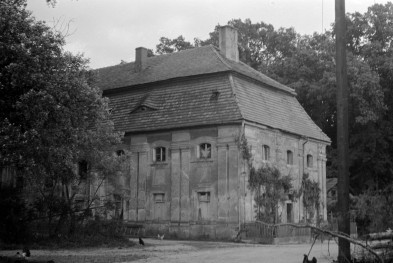 oficyna przy pałacu - dom oficjalistów dworskich, skan 1