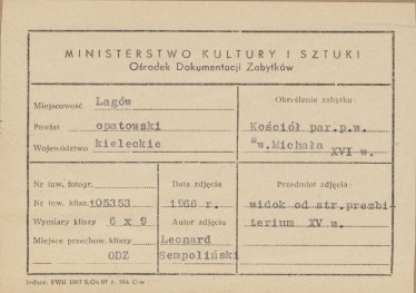 Kościół parafialny, widok zewnętrzny na prezbiterium - metryczka


, skan 1