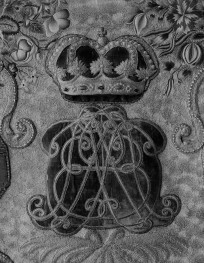 Kościół pw. Wniebowzięcia NMP i Świętego Józefa - antepediumm z monogramem korony 2 połowy XVIII, haft Polski, skan 1