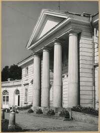 Zespół pałacowo - parkowy, pałac - portyk kolumnowy, skan 1
