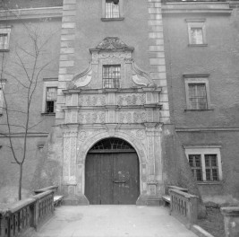 zamek von Talkenbergów - widok od północy - portal bramny, skan 1