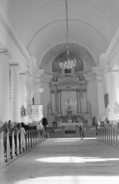 kościół pw. św. Aleksandra - wnętrze - nawa główna - prezbiterium - ołtarz, skan 1