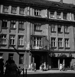 kamienica - elewacja frontowa, skan 1