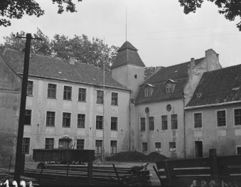 pałac Krokowskich, elewacja od strony dziedzińca, skan 1