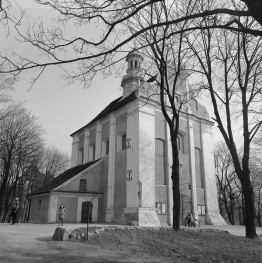 kościół Ukrzyżowania, po 1661 - widok od północnego-wschodu, skan 1