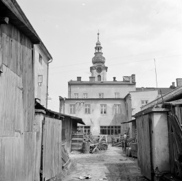 ratusz - elewacja od tyłu, skan 1