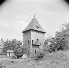 zamek Żupny - baszta, elewacja, skan 1