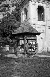 klasztor poaugustiański na kalinowszczyźnie - studnia, skan 1