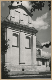 Kościół parafialny - fragment elewacji płd., skan 1
