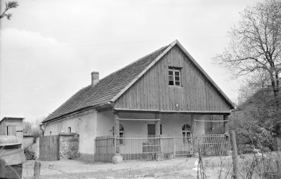 Dom podcieniowy. Widok ogólny., skan 1