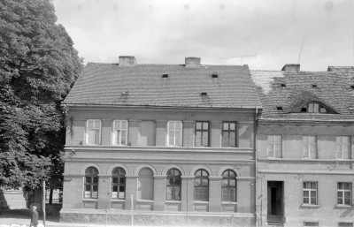 kamienica - elewacja frontowa, skan 1