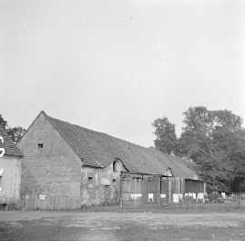 zespół dworski - stajnia, skan 1